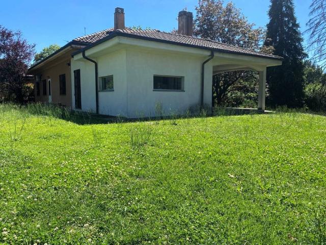 Villa in vendita a Lesmo MB