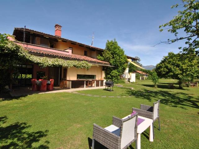 Villa in vendita a Lessona BI