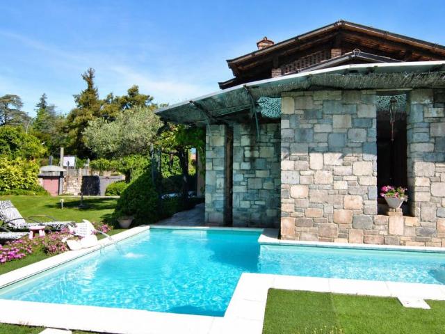 Villa in vendita a Lessona BI
