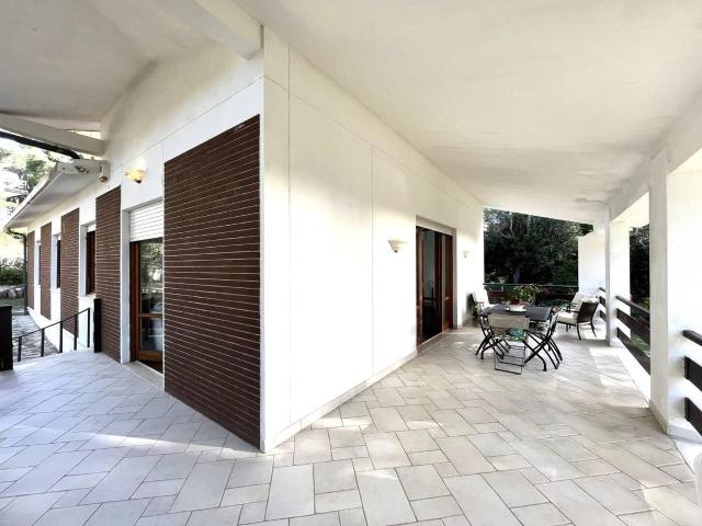 Villa in vendita a Livorno