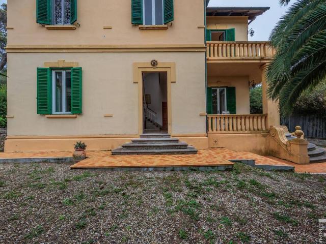 Villa in vendita a Livorno LI