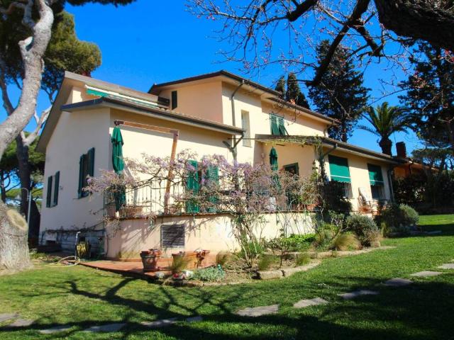 Villa in vendita a Livorno LI