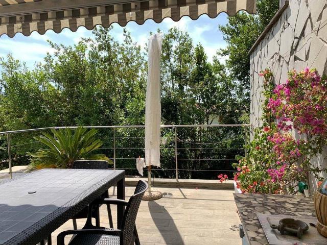 Villa in vendita a Livorno, Montenero basso