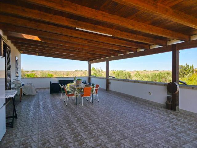 Villa in vendita a Lizzanello LE