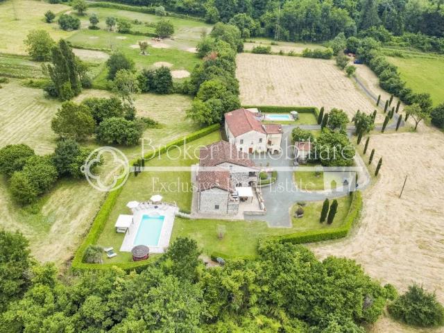Villa in vendita a Licciana Nardi MS