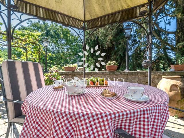 Villa in vendita a Licciana Nardi MS