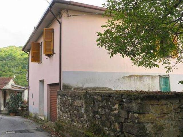 Villa in vendita a Licciana Nardi MS