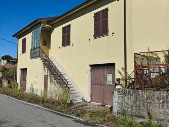 Villa in vendita a Licciana Nardi MS