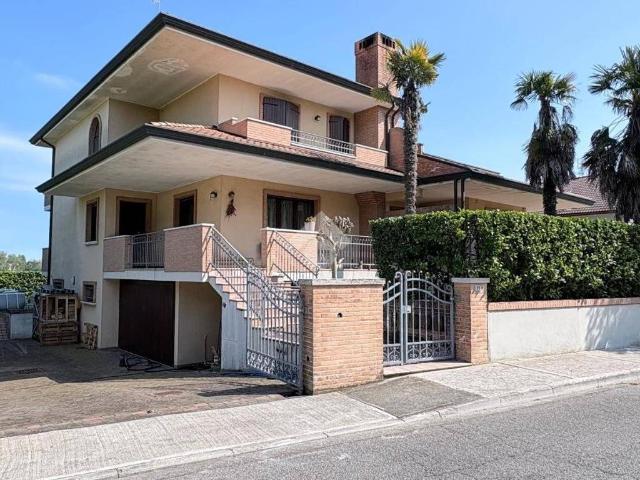 Villa in vendita a Lignano Sabbiadoro UD