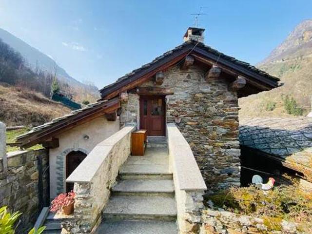 Casa indipendente in vendita a Lillianes AO