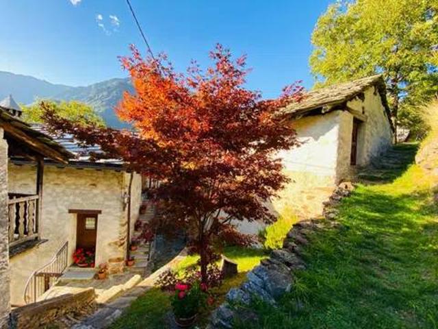 Villa in vendita a Lillianes AO
