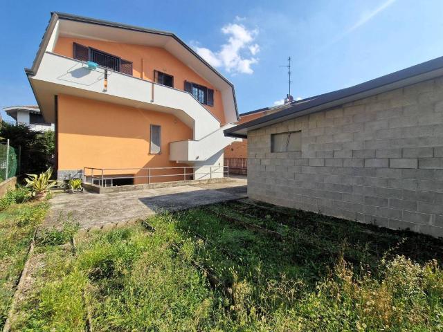 Villa in vendita a Limbiate MB