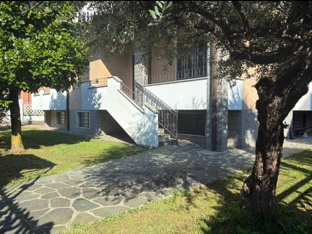 Villa in vendita a Limbiate MB