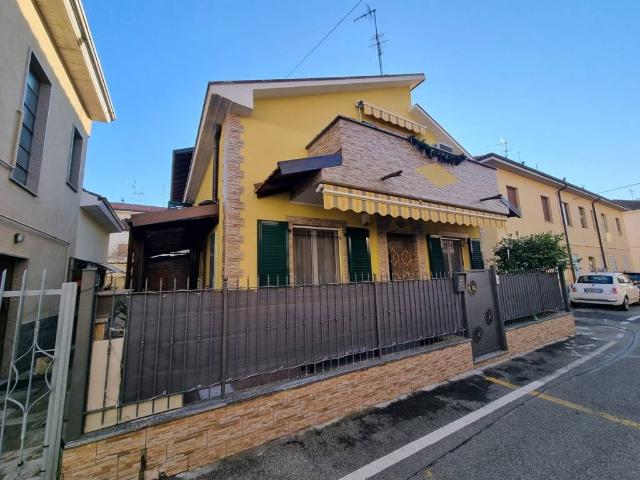 Villa in vendita a Limbiate MB