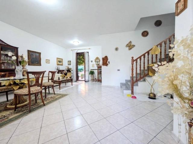 Villa in vendita a Limbiate MB