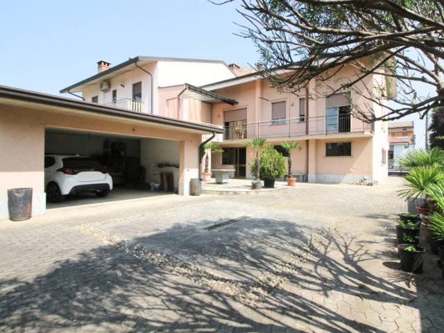 Villa in vendita a Limbiate MB