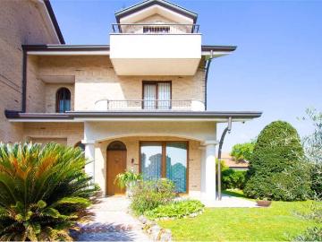 Villa in vendita a Limbiate MB