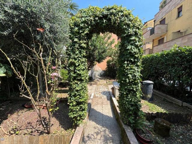 Villa in vendita a Limbiate MB