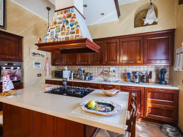Villa in vendita a Limbiate MB