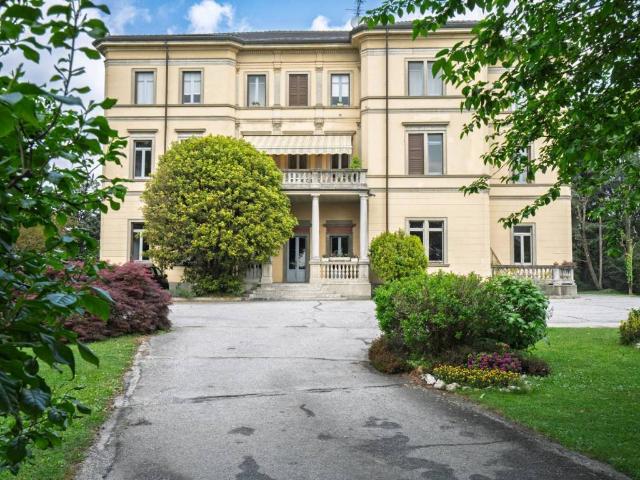 Villa in vendita a Limido Comasco CO