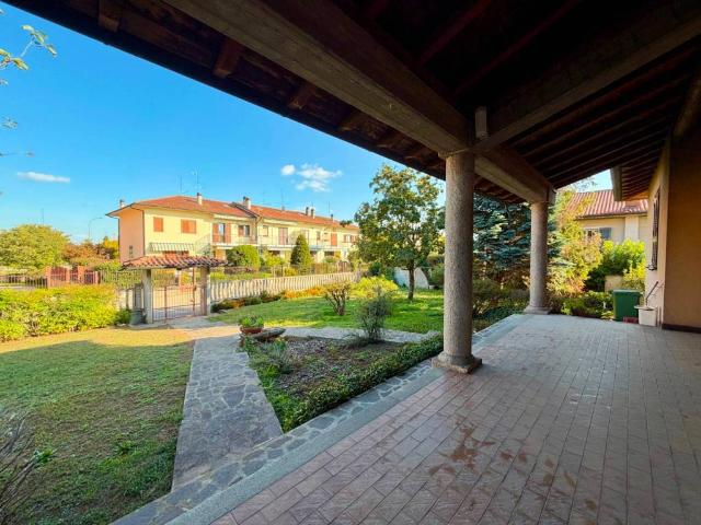 Villa in vendita a Linarolo PV