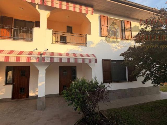 Villa in vendita a Linarolo PV