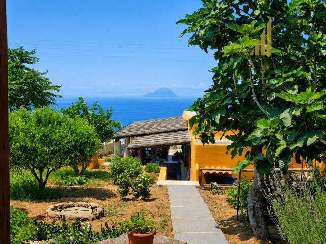 Villa in vendita a Lipari ME