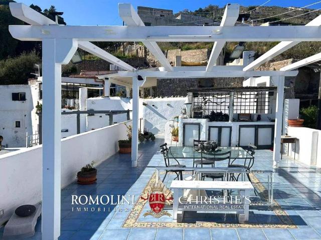 Villa in vendita a Lipari ME