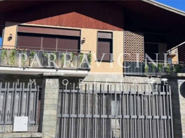 Villa in vendita a Lipomo CO