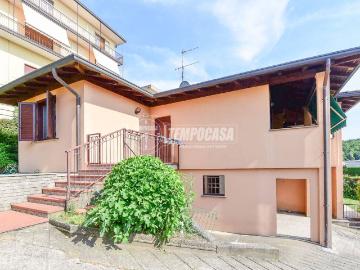 Villa in vendita a Lipomo CO