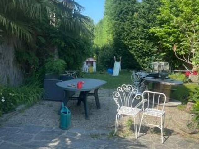 Villa in vendita a Lipomo CO