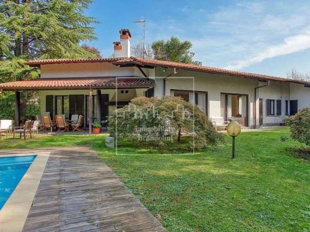 Villa in vendita a Luvinate VA