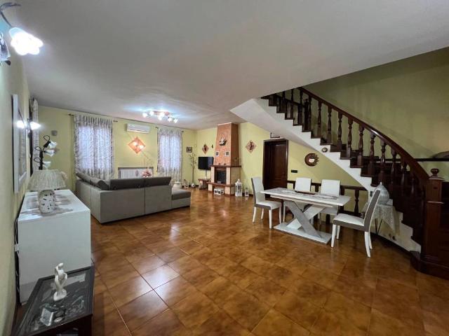 Villa in vendita a Luzzara RE