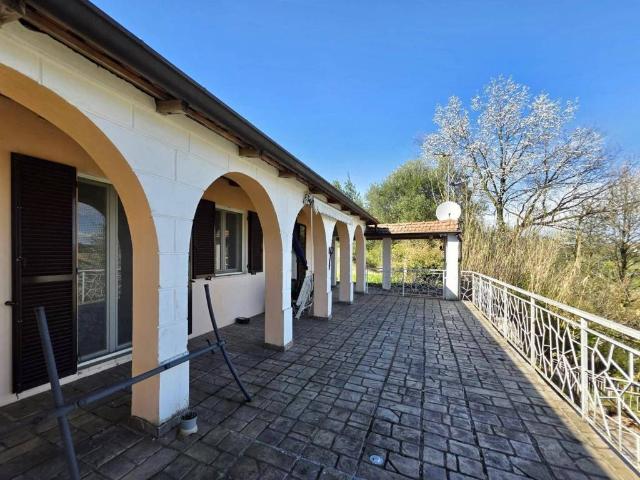 Villa in vendita a Lu e Cuccaro Monferrato AL