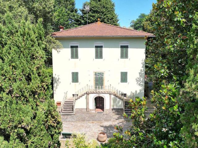 Villa in vendita a Lucca