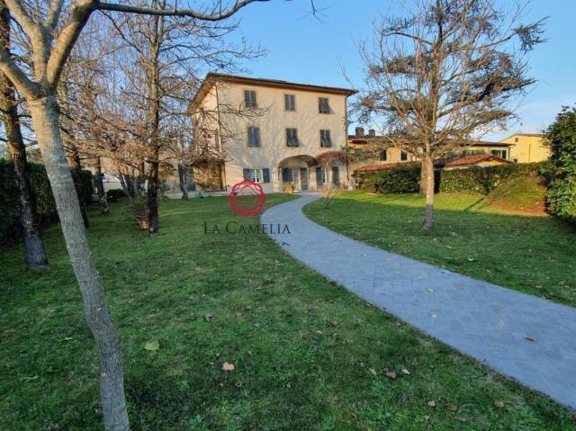 Villa in vendita a Lucca