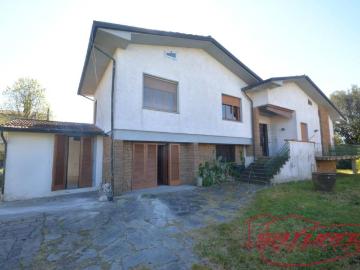 Villa in vendita a Lucca LU