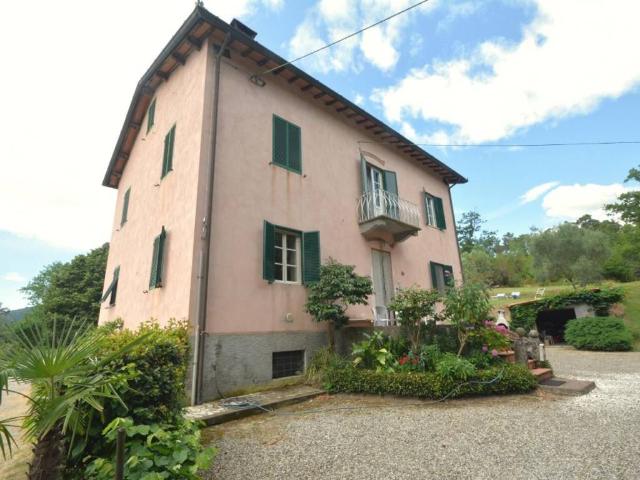 Villa in vendita a Lucca LU