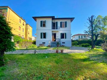 Villa in vendita a Lucca LU