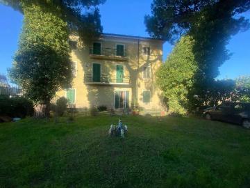 Villa in vendita a Lucca LU