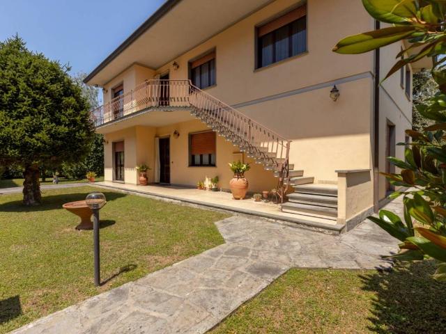 Villa in vendita a Lucca LU