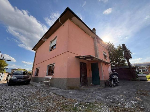 Villa in vendita a Lucca LU