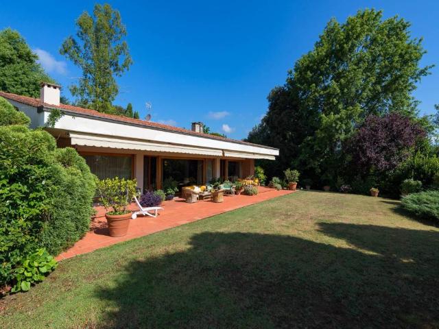 Villa in vendita a Lucca LU