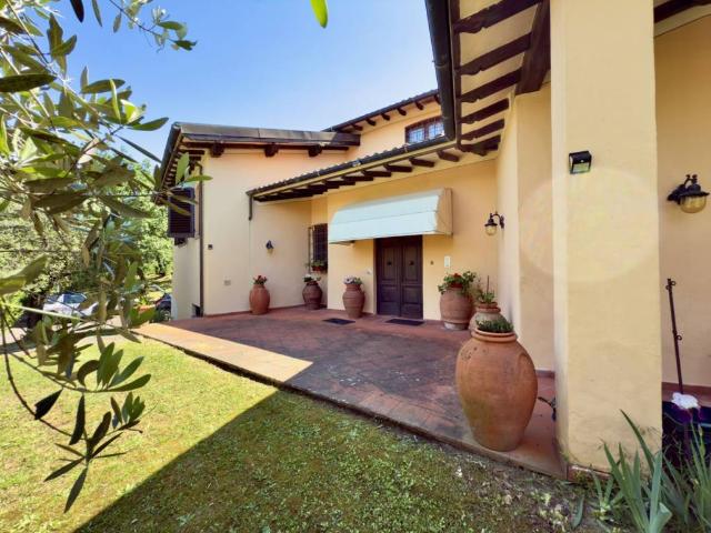 Villa in vendita a Lucca LU