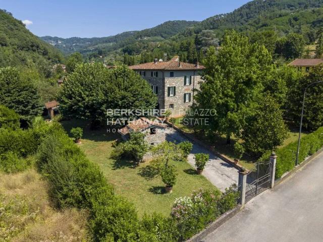 Villa in vendita a Lucca LU