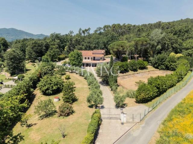 Villa in vendita a Lucca LU