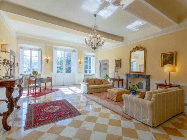 Villa in vendita a Lucca LU