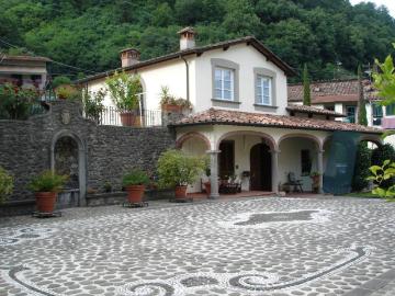 Villa in vendita a Lucca LU
