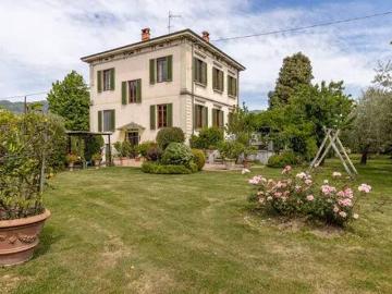 Villa in vendita a Lucca LU