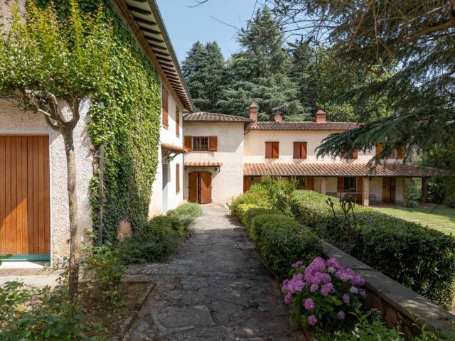 Villa in vendita a Lucca LU